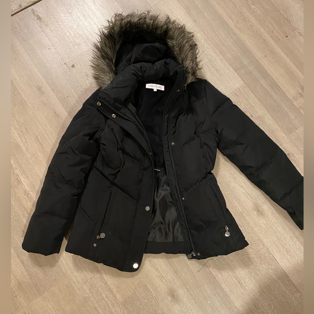 PUFF JACKET WITH POCKETS AND HIDDEN POCKET ADJUSTABLE DETACHABLE FAUX FUR HOOD